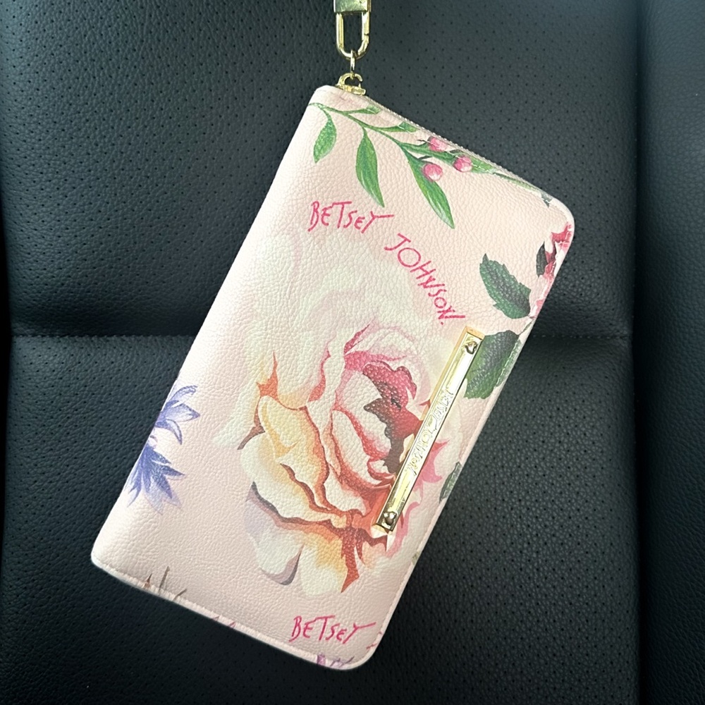 Betsy Johnson Big Pink Wallet Wristlet
